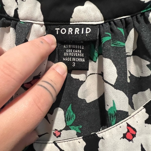 Torrid tank top, size 3 - Picture 3 of 5